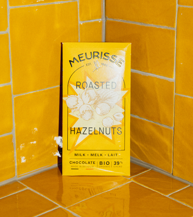 Bio-Milchschokolade mit gerösteten Haselnüssen