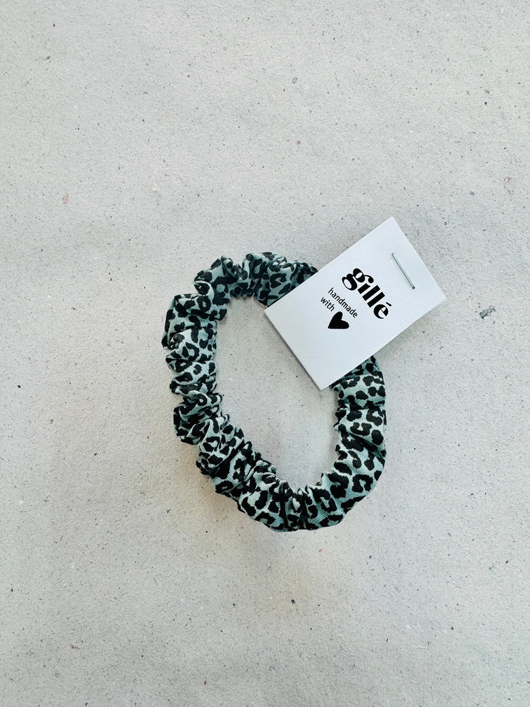 Slim Salbei X Leo Scrunchie