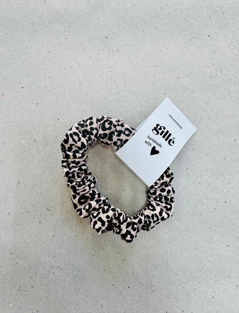 Slim Rose X Leo Scrunchie