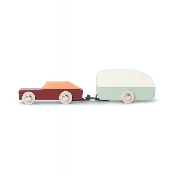 Caravan Limited Edition, handgefertigtes Holzspielzeugauto aus Buchenholz, das Auto ist blush-rotbraun und der Wohnwagen weiß-mint