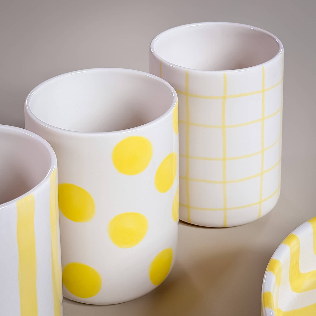 Vase Dots X Spiaggia Yellow, Detailansicht, 3 Vasen nebeneinander mit unterschiedlichen gelben Mustern