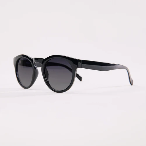 Black NO.05 X RE:SHADES, Sonnenbrille von schräg vorn