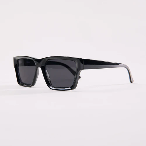 Black NO.04 X RE:SHADES, Sonnenbrille von schräg vorn