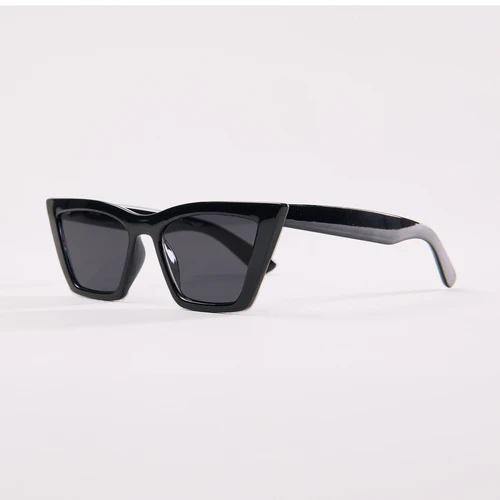 Black NO.02 X RE:SHADES Sonnenbrille von schräg vorn