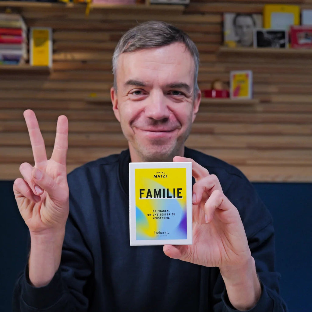 Familie X 66 Fragen, um uns besser zu verstehen, gehalten von Matze Hielscher