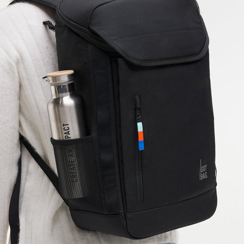 Black X Pro Pack, Detailansicht auf die Flaschenhalterung