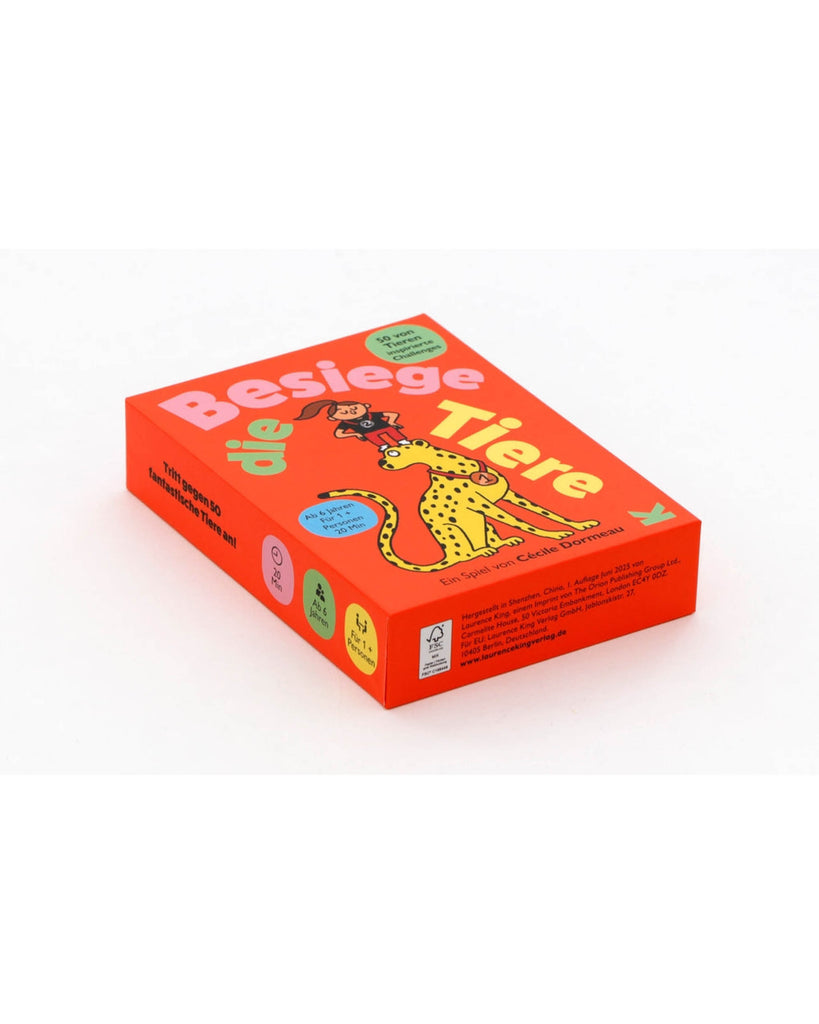 Besiege die Tiere X Activity Kartenspiel, von schräg vorn fotografiert 